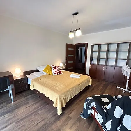 Old Town - Free Parking Apartment *
